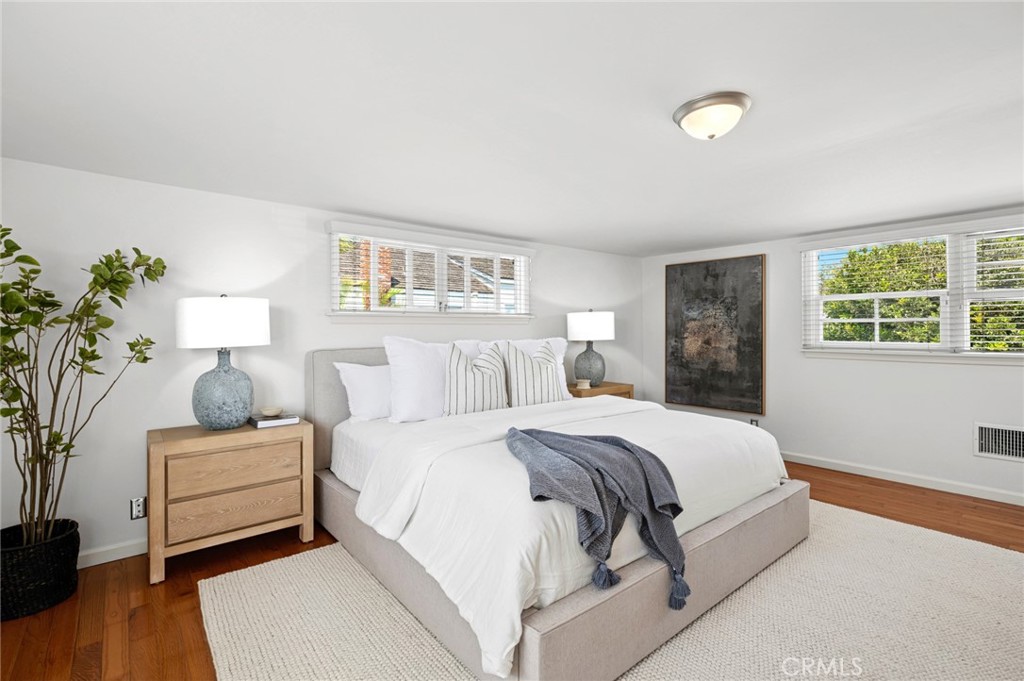 1537 E Ocean Boulevard