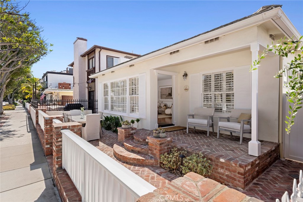 1537 E Ocean Boulevard