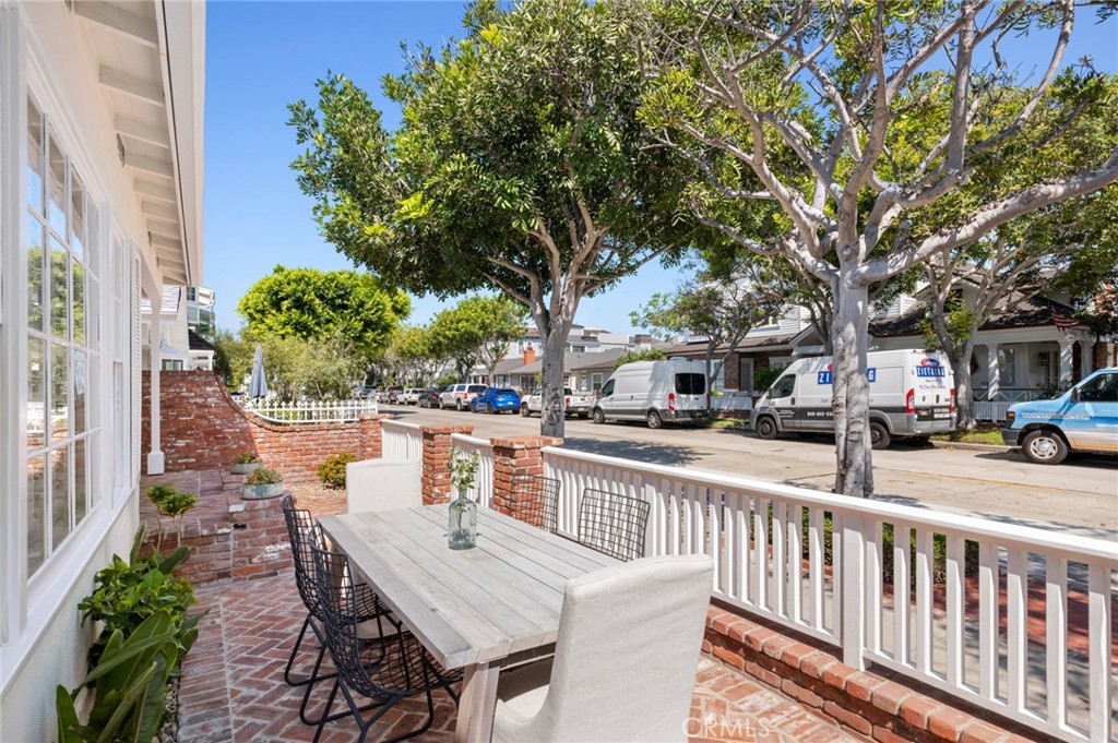 1537 E Ocean Boulevard