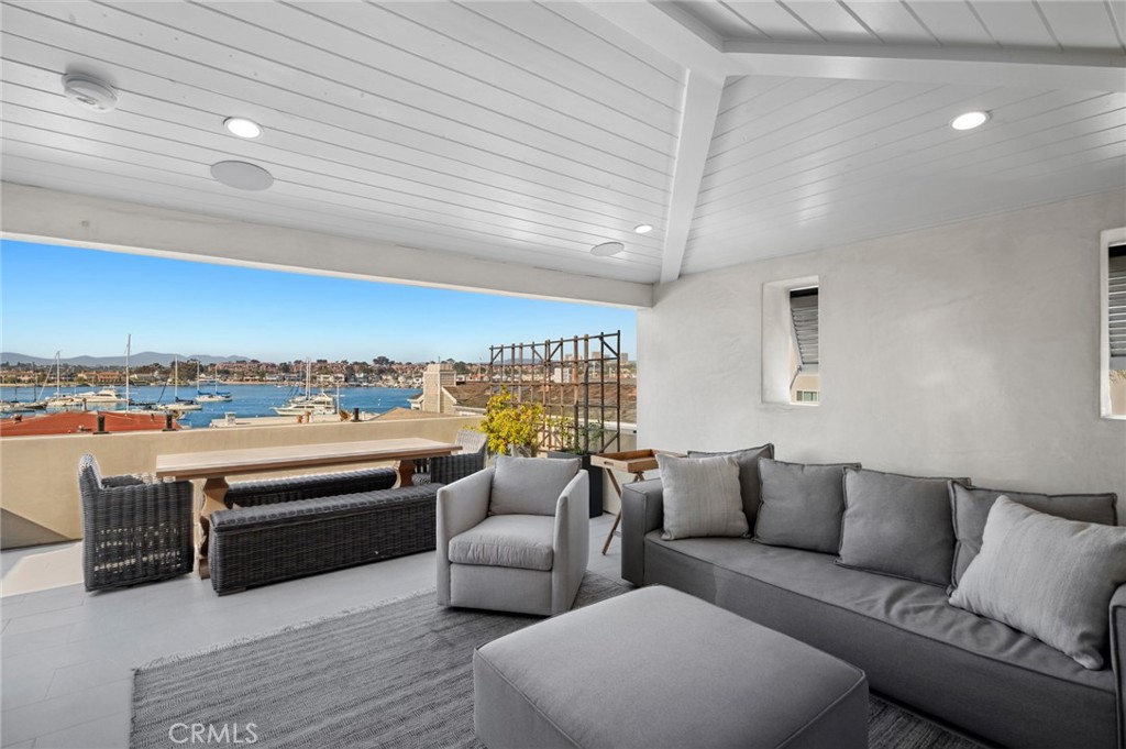 318 Coronado Street