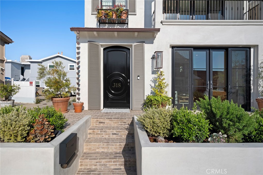318 Coronado Street