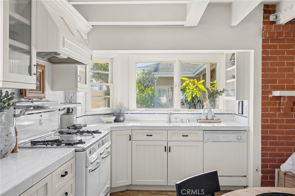 1300 W Balboa Boulevard