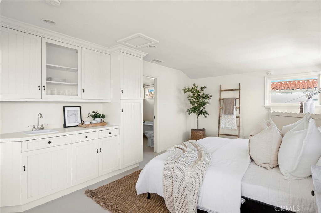 1300 W Balboa Boulevard