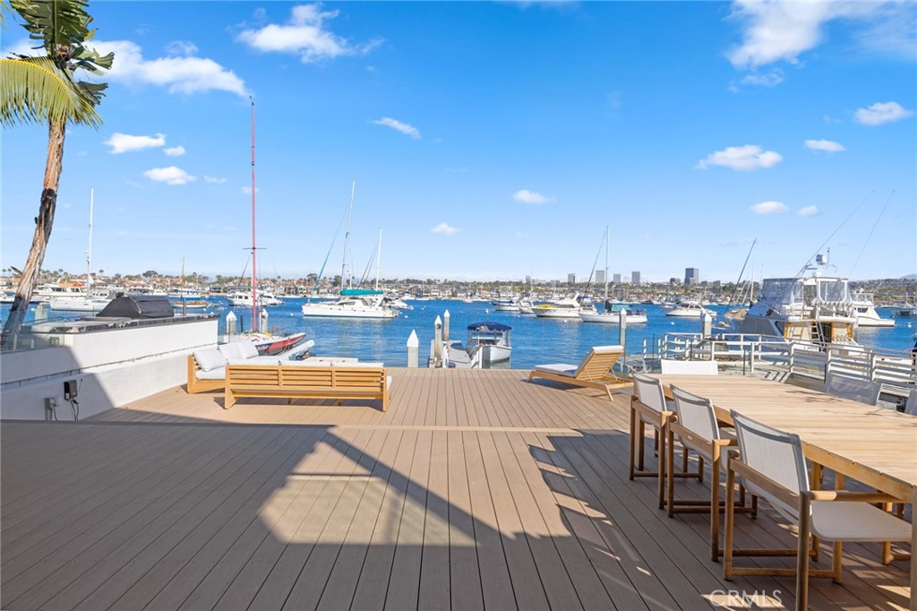 1126 E Balboa Boulevard