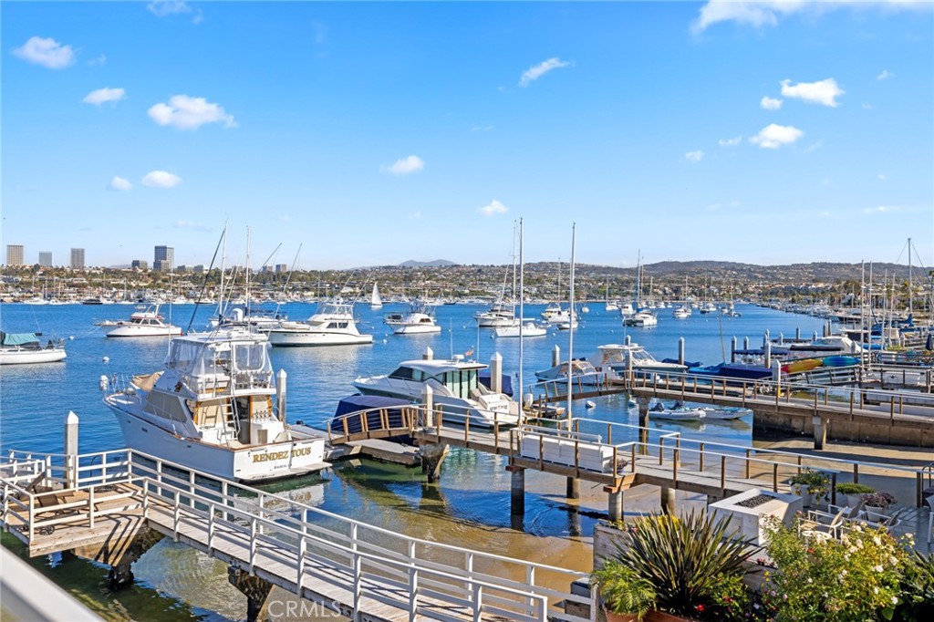 1126 E Balboa Boulevard