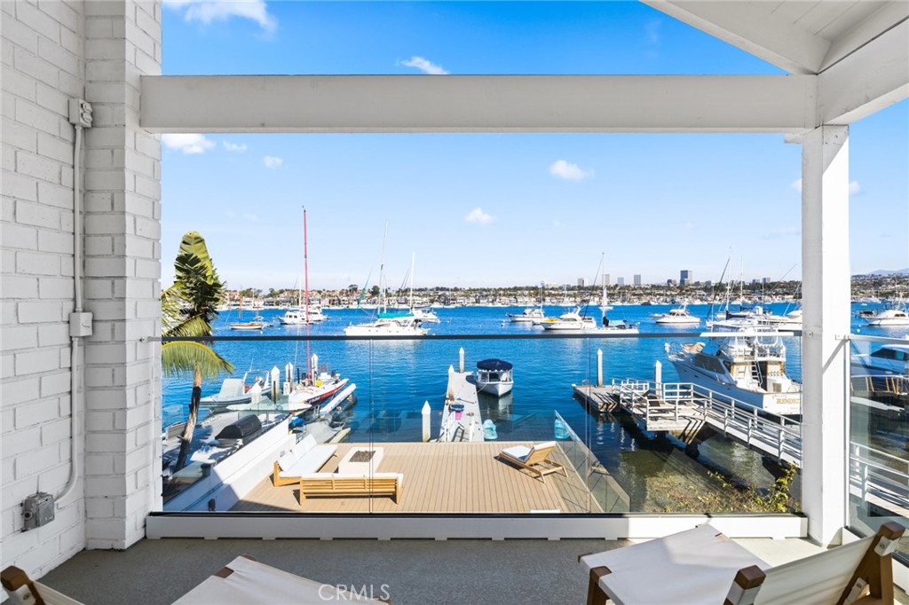 1126 E Balboa Boulevard