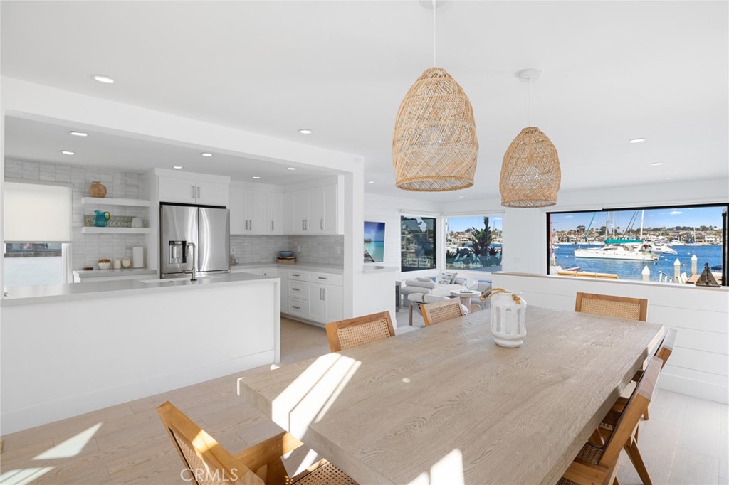 1126 E Balboa Boulevard