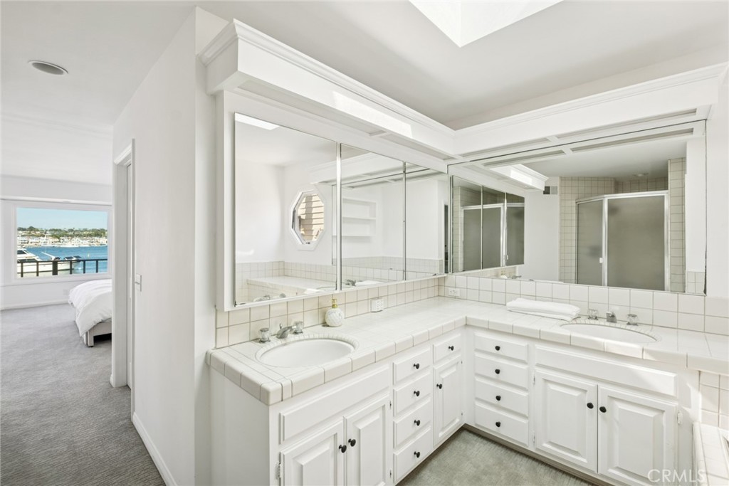 1214 E Balboa Boulevard