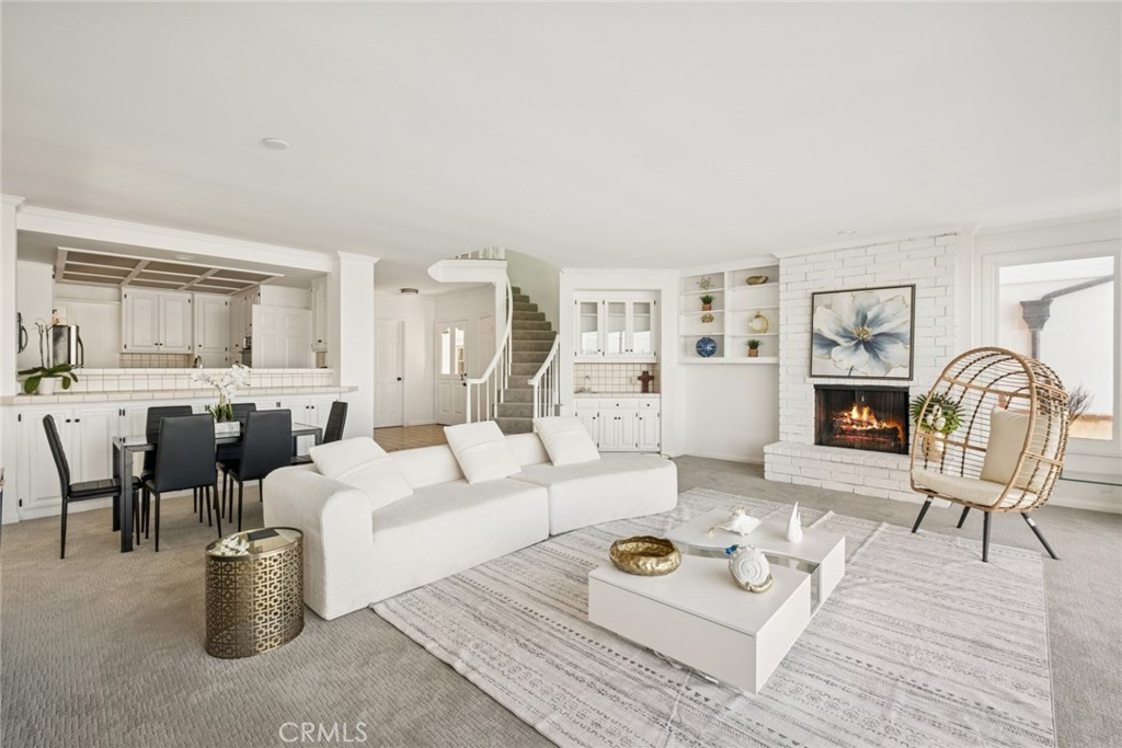 1214 E Balboa Boulevard