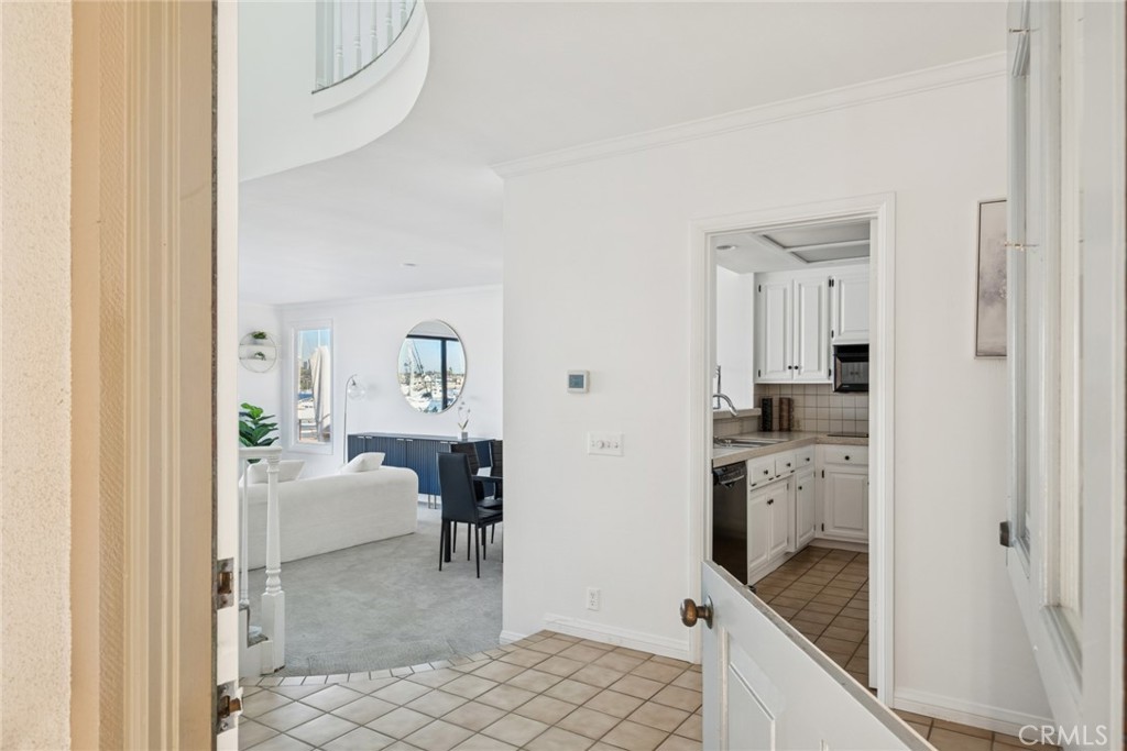 1214 E Balboa Boulevard