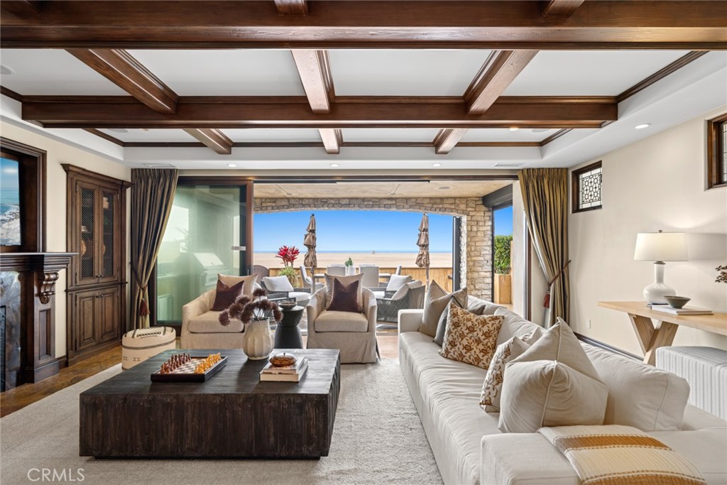 1414 W Oceanfront