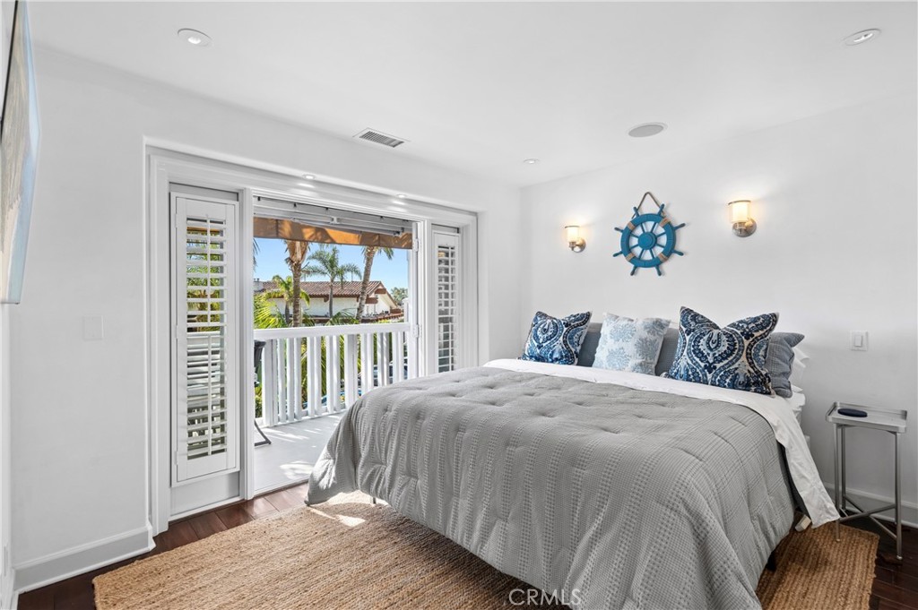 1030 Bayside Cove 702