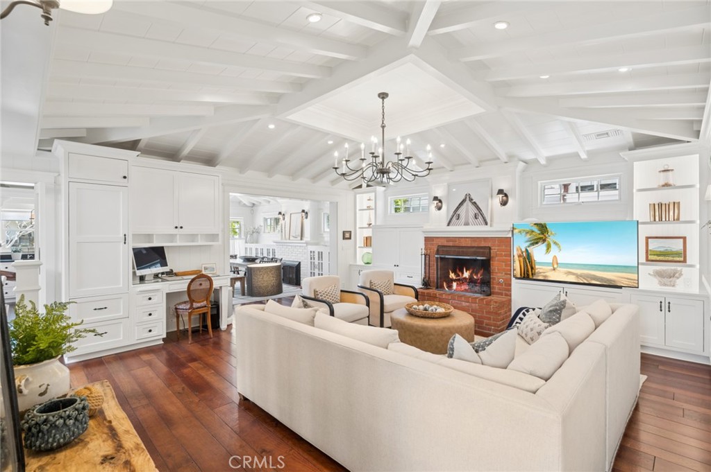 2035 Miramar Drive