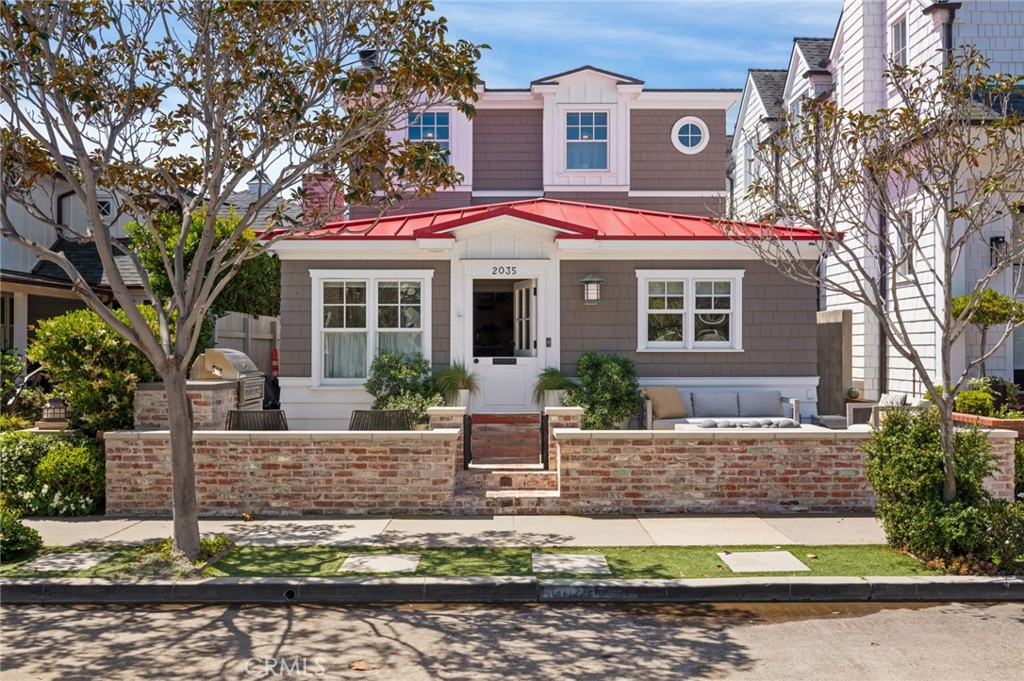 2035 Miramar Drive
