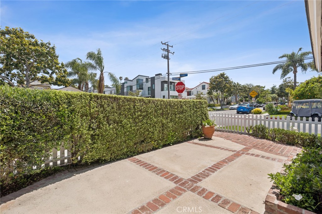 421 Fernleaf Avenue