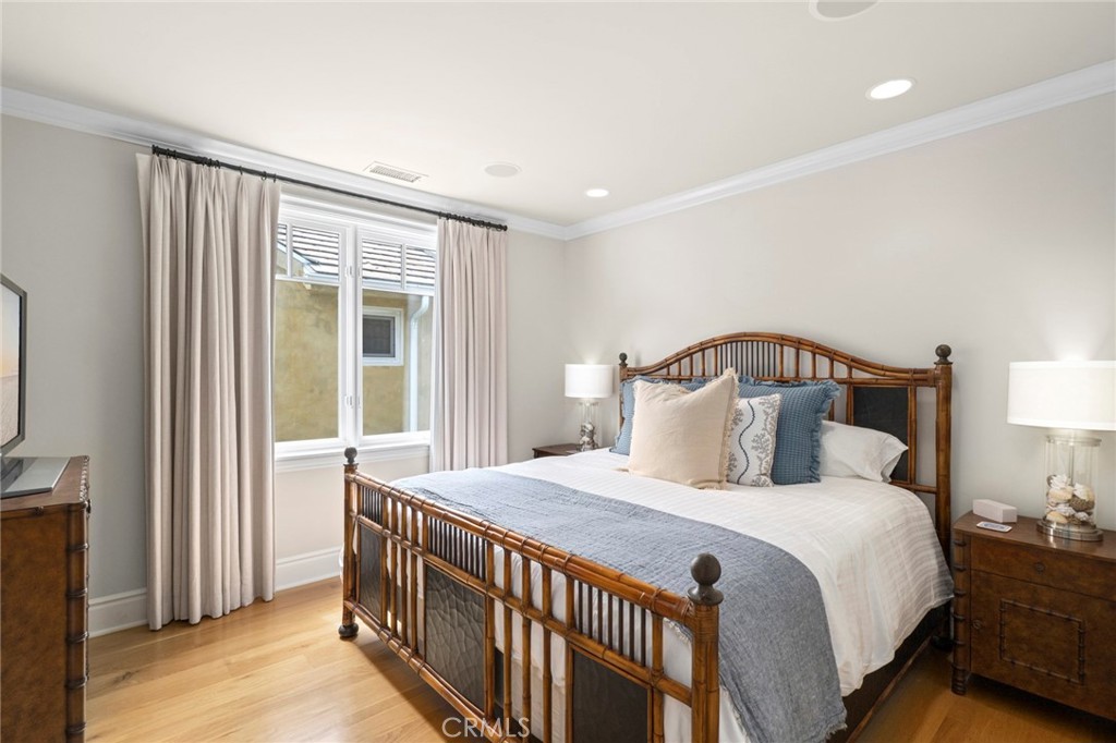 1550 E Oceanfront