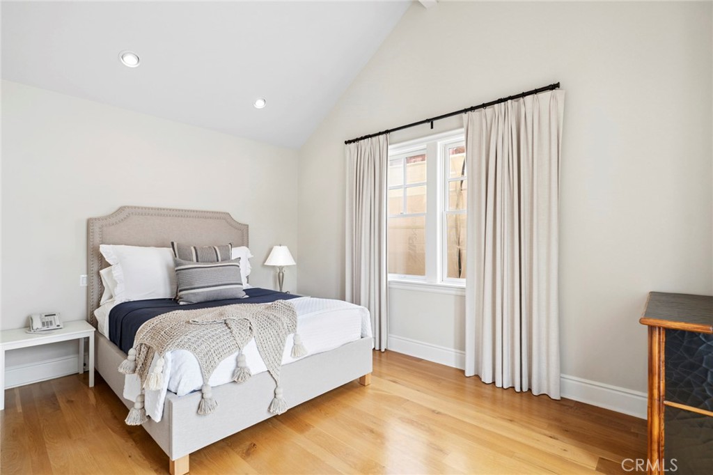 1550 E Oceanfront