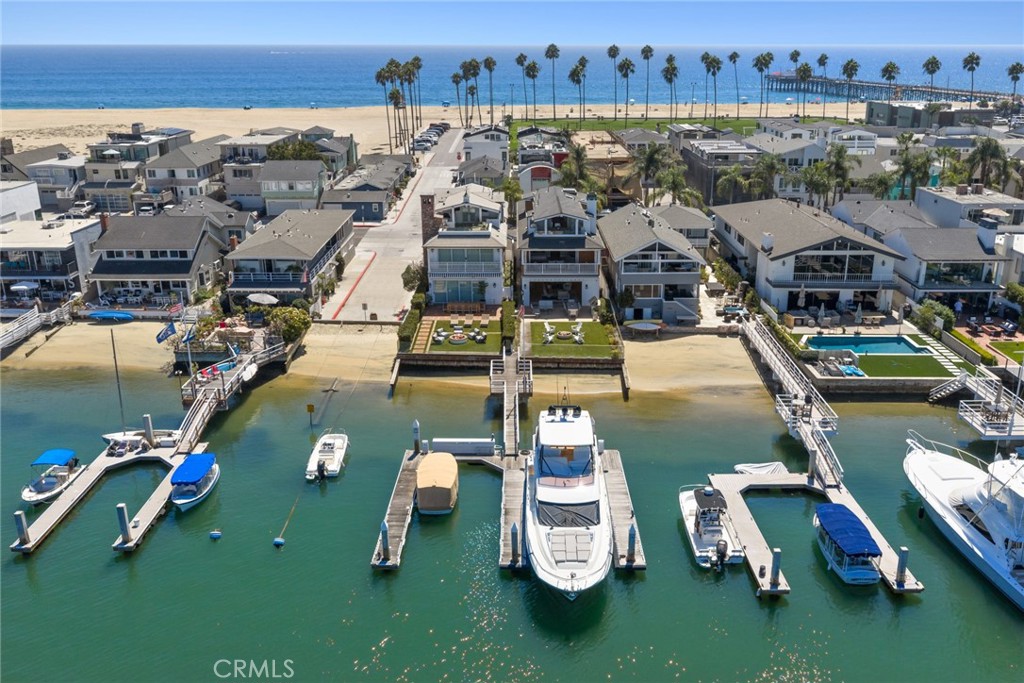 928 E Balboa Boulevard