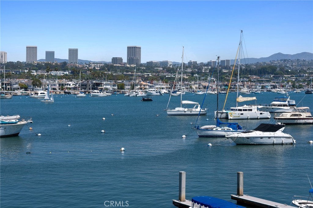 928 E Balboa Boulevard