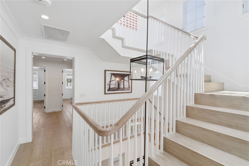 928 E Balboa Boulevard