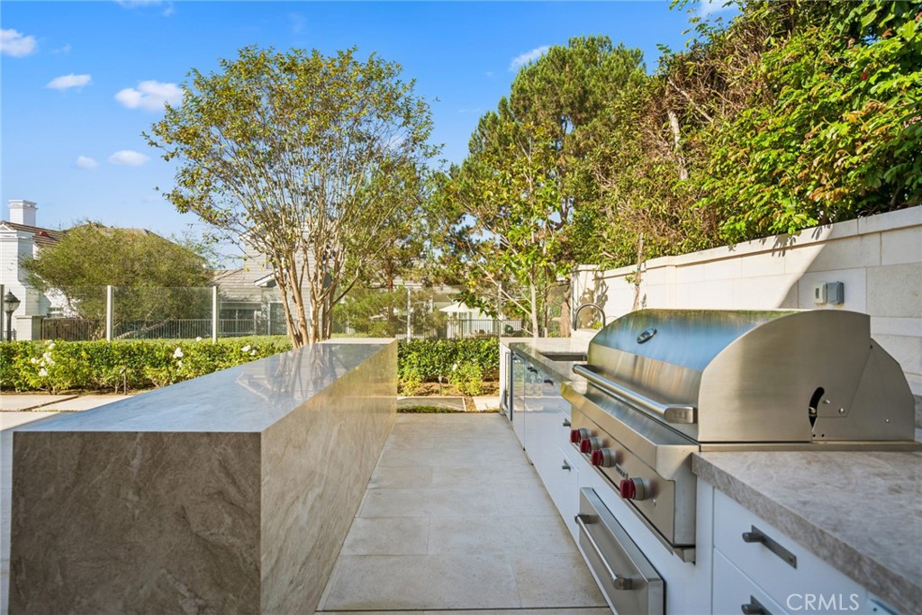 17 Colonial Drive