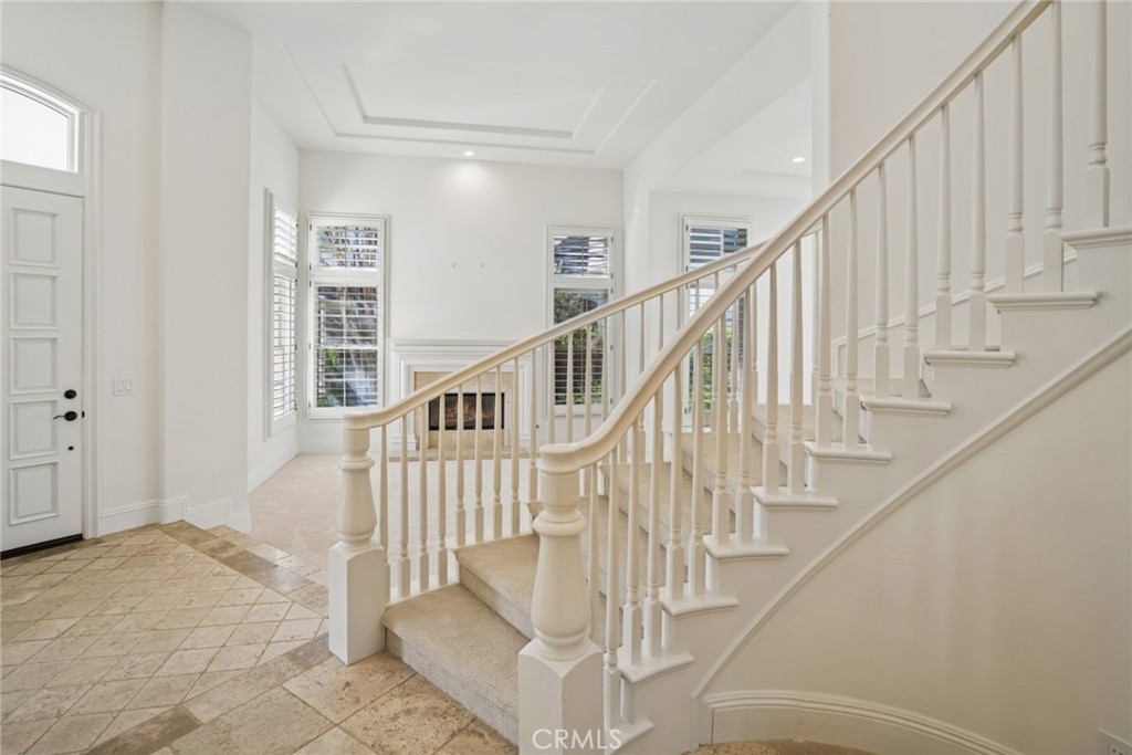 17 Colonial Drive