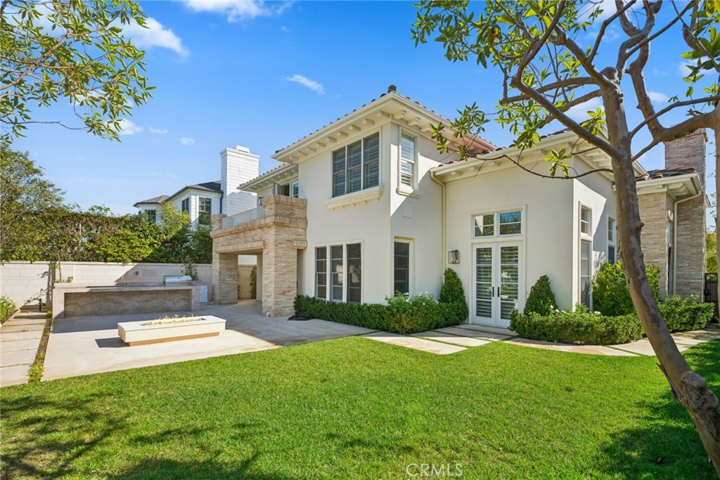 17 Colonial Drive