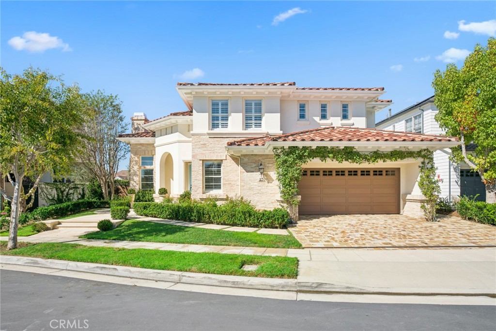 17 Colonial Drive