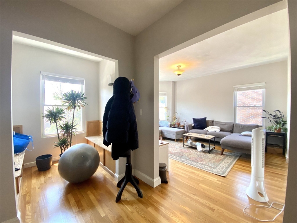 1433 Cambridge St Unit: 2