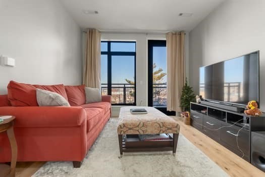 191 Washington # 619