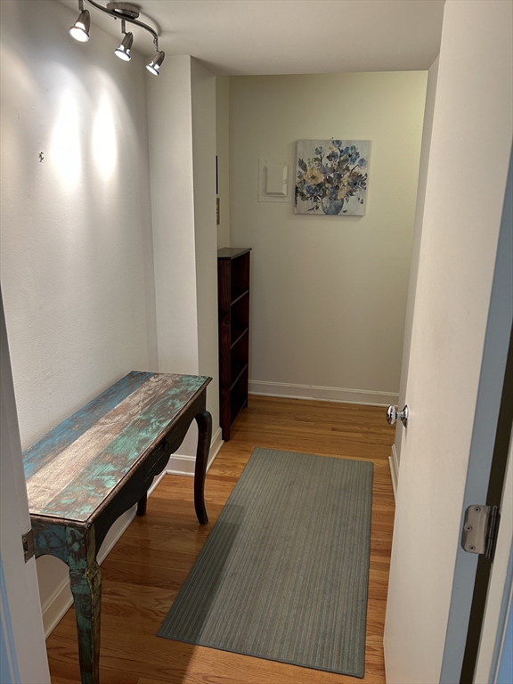 27 Bowdoin Unit: 4 CD