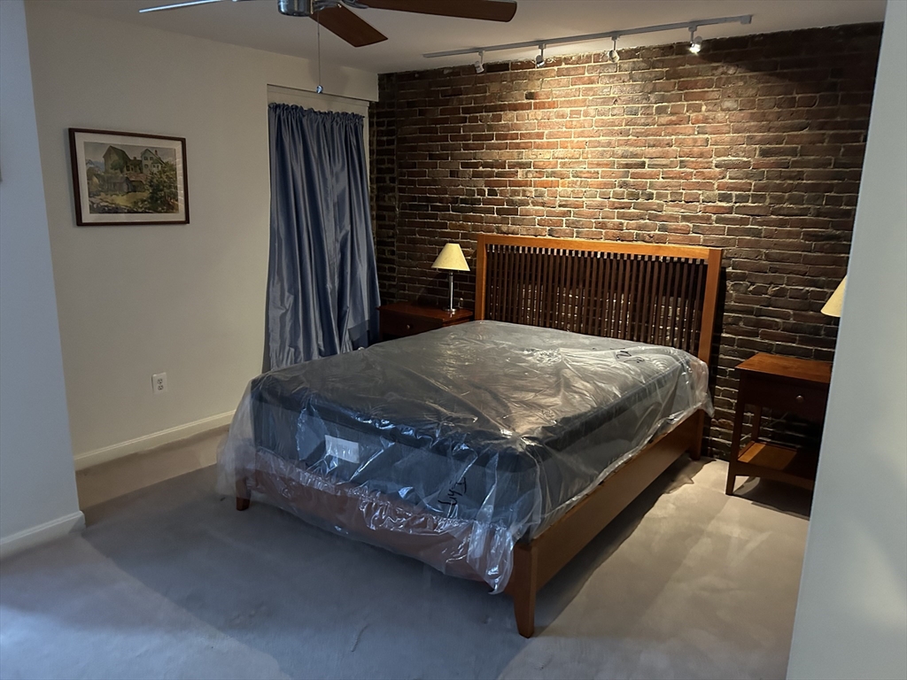 27 Bowdoin Unit: 4 CD