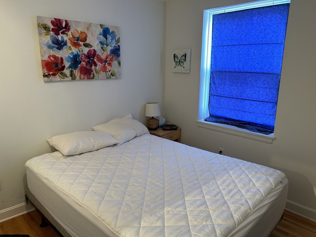 27 Bowdoin Unit: 4 CD