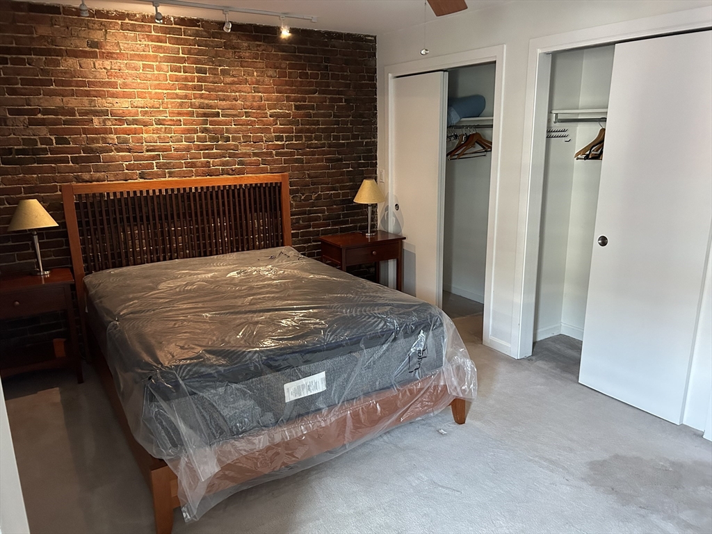 27 Bowdoin Unit: 4 CD