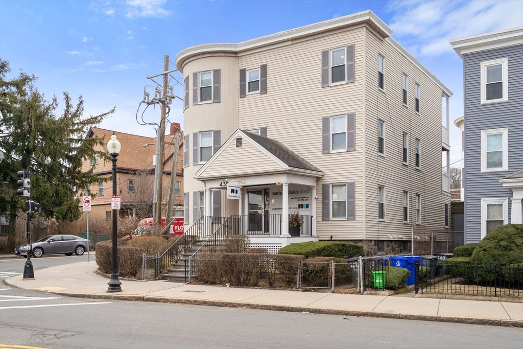 438 Washington # 3