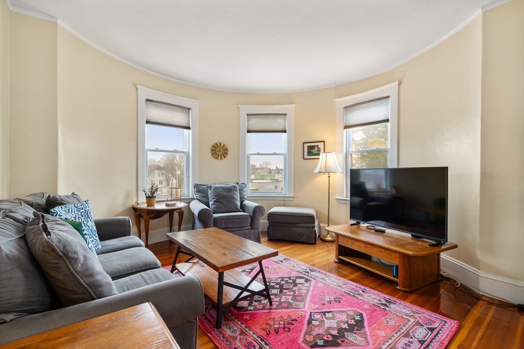 438 Washington # 3