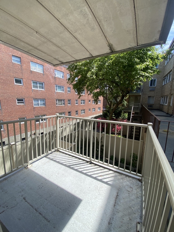 123 Sewall Ave # 1A