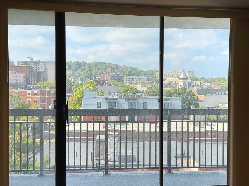 60 Longwood Ave # 802