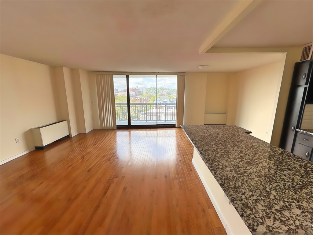 60 Longwood Ave # 802