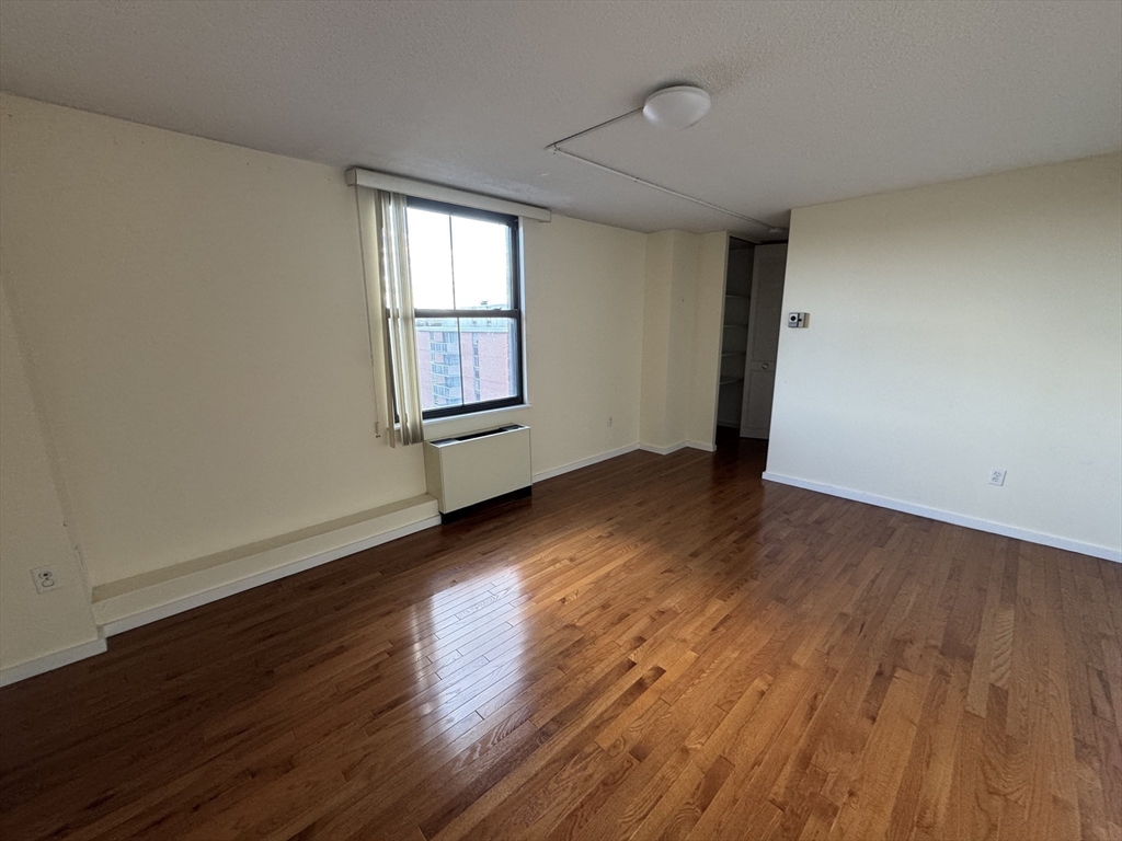 60 Longwood Ave # 802