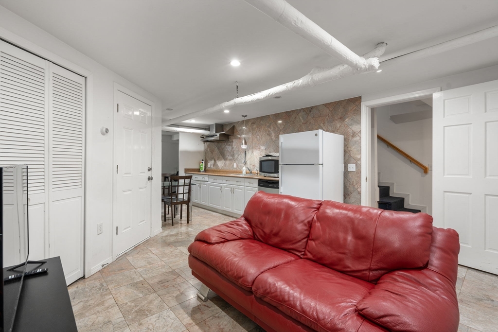 407A Broadway # B Unit: #B