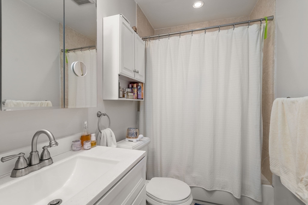 116 Brook Street Unit: 3`