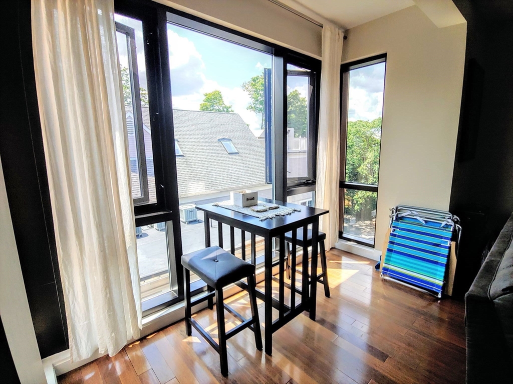 533 Cambridge St # 302