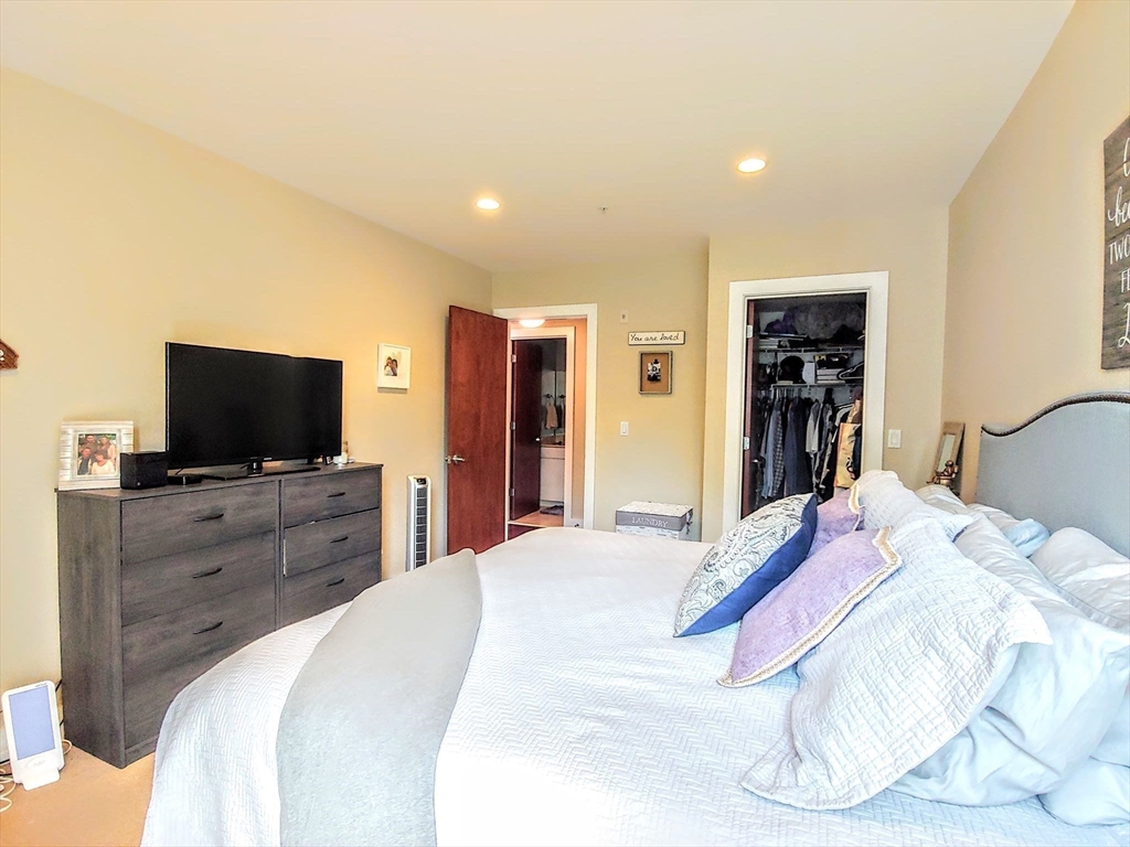 533 Cambridge St # 302