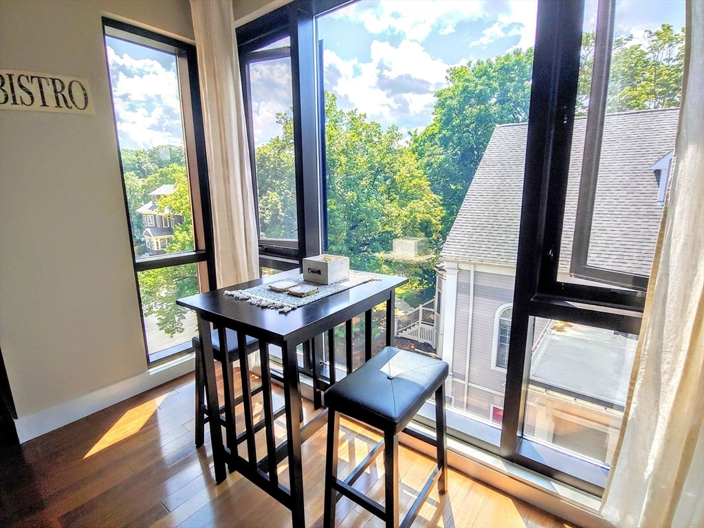 533 Cambridge St # 302