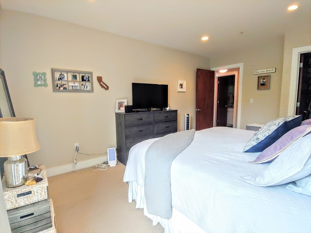 533 Cambridge St # 302