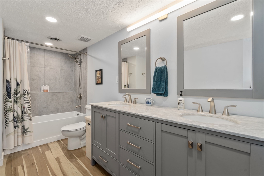 11 Voyagers Lane # 11