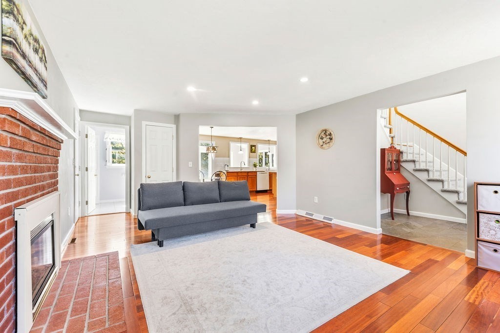 192 Fairway Dr
