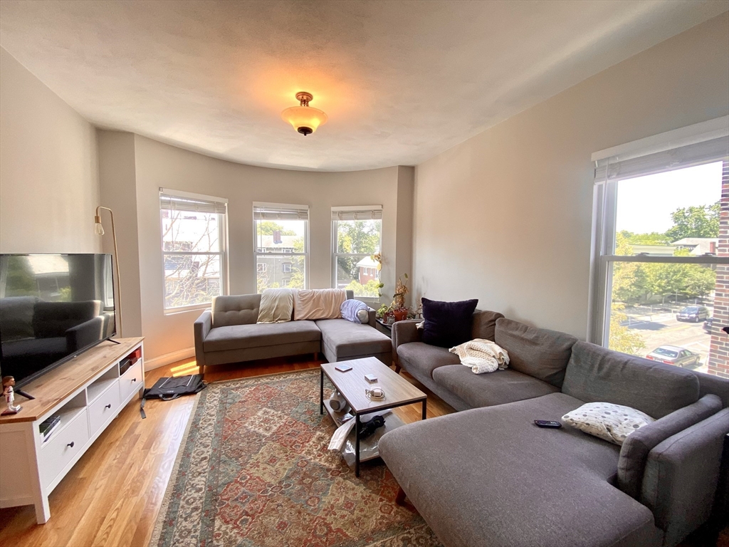 1433 Cambridge Street Unit: 3