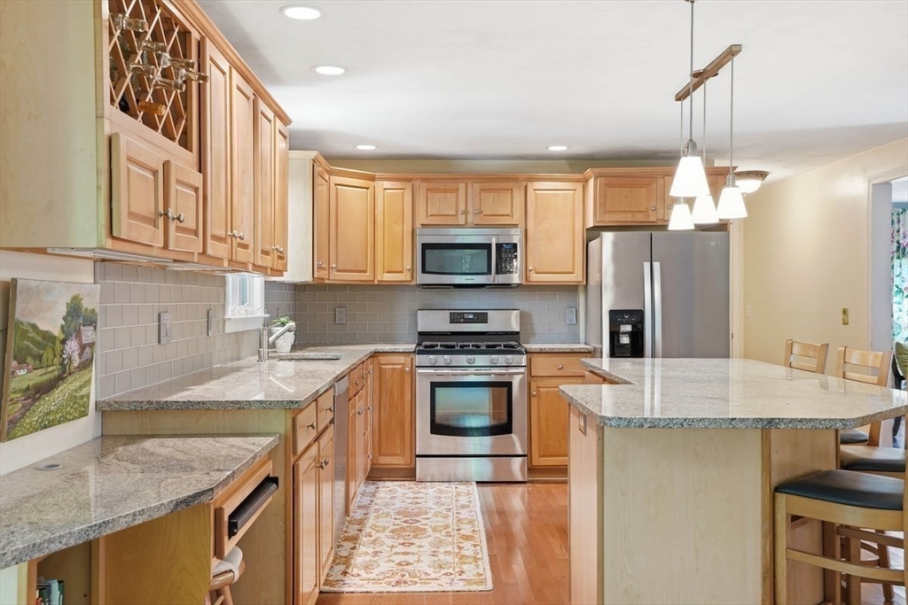 4 Kimba Ln